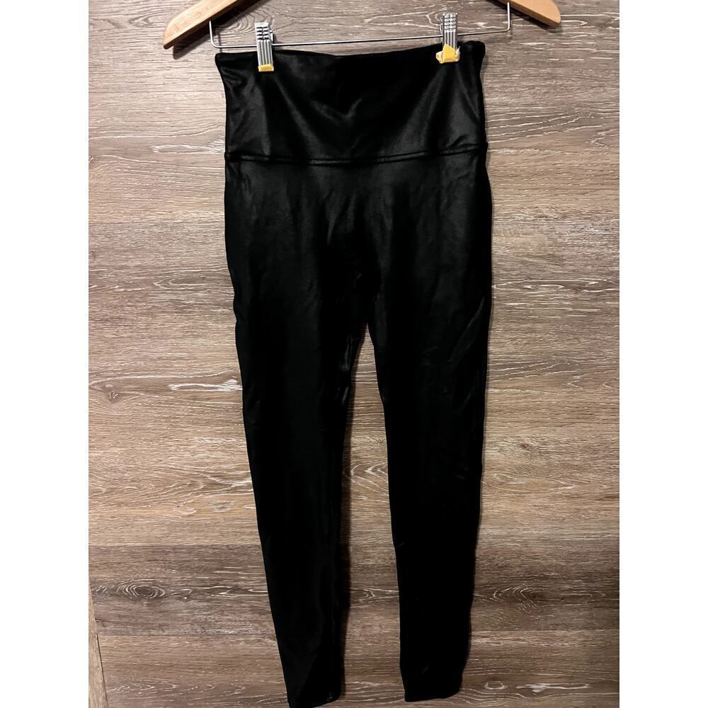 SPANX leggings black size medium Shimmering Excellent Wet look